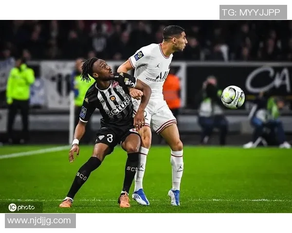 友谊赛精彩回顾：尤文图斯险胜巴黎圣日耳曼乌龙球引发全场热潮