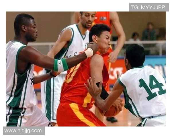 姚明带领中国队挑战巴拿马篮球队的精彩对决与赛场故事