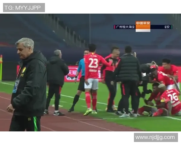 国王杯惊天冷门里昂狂胜热刺五球引发全场震撼