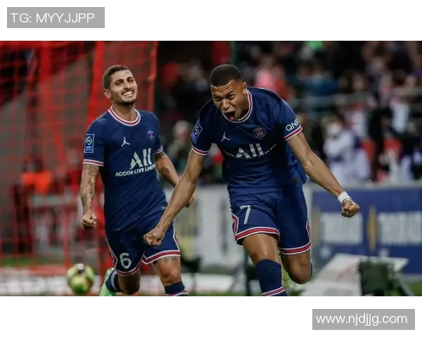 足总杯激战：巴黎圣日耳曼与曼联平局后点球大战精彩回顾与数据分析