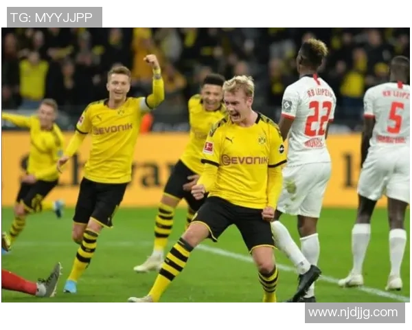 世界杯焦点战多特蒙德与尤文图斯握手言和争议判罚引发全场热议