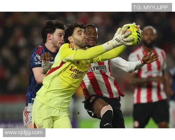 西甲焦点战曼城大胜阿森纳红牌事件引发全场热议